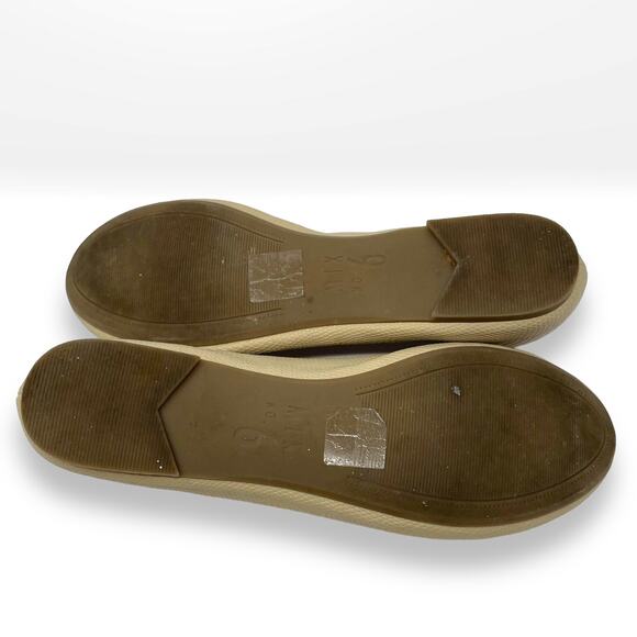 MIX NO 6 Tan Gator Pattern Round Toe Flats - Picture 3 of 10